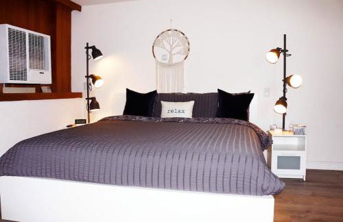 Modern 2 BR 2BA Biz Friendly Duplex with Fast Wi-Fi and Workspaces - Foto 25