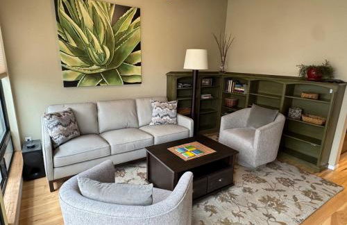 Seaside Garden Escape, A Stroll to the Beach! - Foto 10