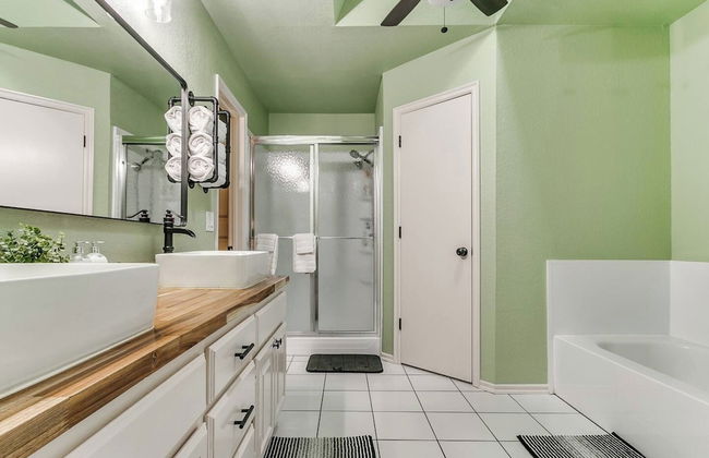 Serene Modern Farmhouse on 2 Acres - Foto 30