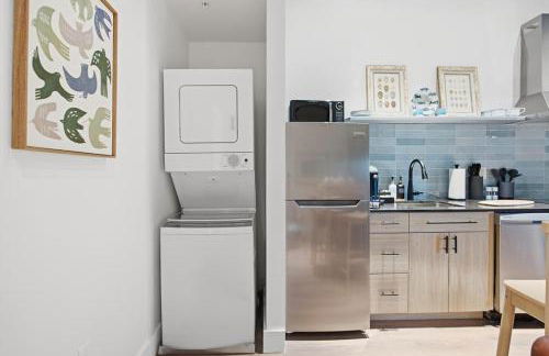 Memory - Adorable 1 BR Apt with Heated Pool - Photo 19