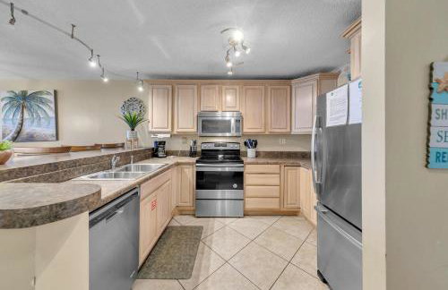 Destin on the Gulf 205 - Updated Gulf Front Property with Free Beach Service - Foto 6