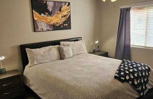 This cute 3 bedroom 2 and half bath is cozy - Photo 59