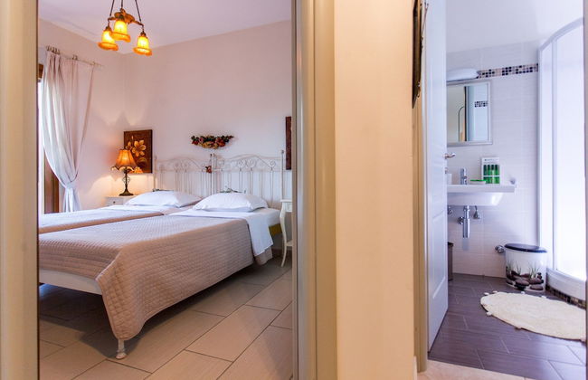 Alyko Villas - Photo 12