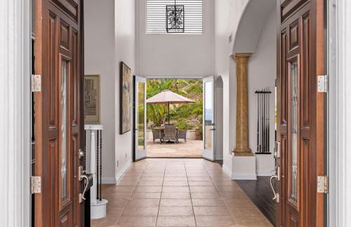 Modern Hilltop Retreat - Foto 15