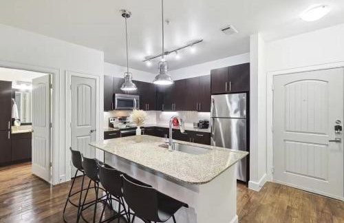 Modern 2B Close to The Star Toyota HQ Legacy West - Foto 7