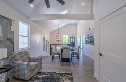 The Latitude Adjustment, located close to Golf,Sand Dunes, Reservoir & National Parks - Foto 2