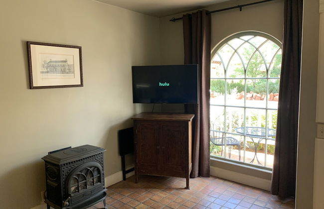 The Cottage @ 241 North - Foto 20