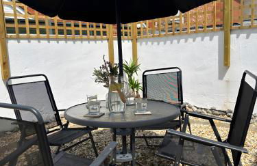 Amo Mews House - Central, Private Patio & Free Parking - Foto 10