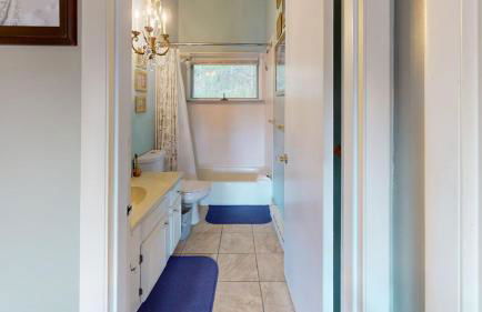 Silver Spring Chalet Spacious 4BR Retreat 1888 - Foto 10