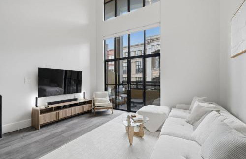 Modern Luxury Loft facing Santana Row w/Balcony - Photo 1