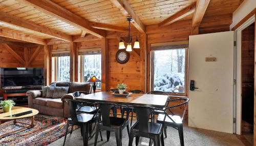 Killington Cabin - Right Unit - Sleeps 10 in 4 BR, 2 BA Cozy Escape - Foto 4