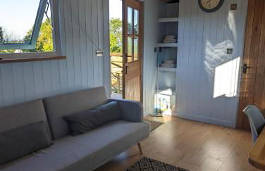 Red darren luxury hut - Photo 10