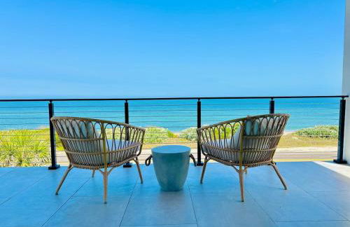 The C House - Photo 4