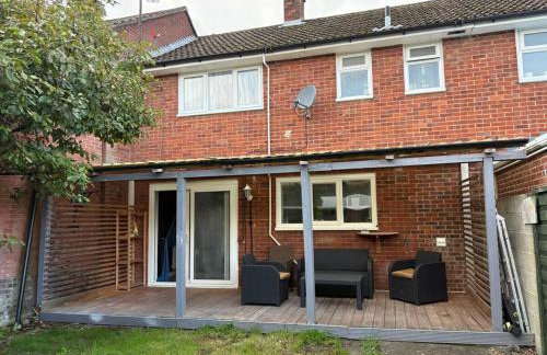 Modern & Spacious 3BR House Bracknell - Berkshire - Photo 72