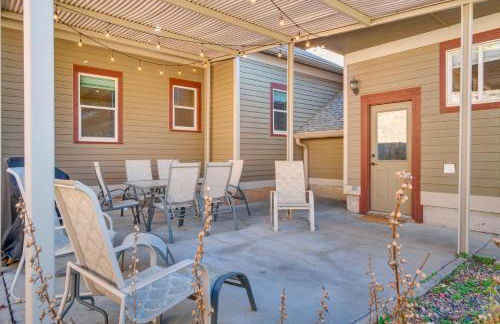 Charming Getaway, Walk to Windsor Lake and Downtown! - Foto 28