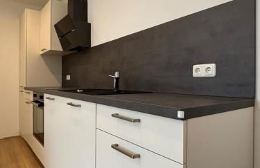 Zentrale Wohnung mit eigenem Eingang und Stellplatz - Foto 10