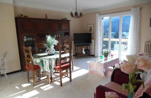 Charmant F2 à Amélie-les-Bains avec terrasse, parking et Wi-Fi, proche thermes et centre-ville - FR-1-703-116 - Foto 1