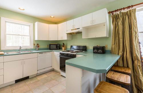 Private Tavern, Hot Tub, 8-Fireplaces, Spa Baths, Fire Pit, Baths Ensuite - Shop or Ski! - Foto 41