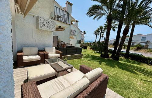 Super Holiday Las Buganvillas garden and sea views - Photo 5