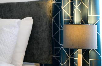 Located in the peaceful NG8 Wollaton , Perfect for Business Trips & Family Holidays or working proffesionals-long term deals, M1 Nearby , Free Parking , Private Garden , 500Mb Wi-Fi , Netflix - Foto 50