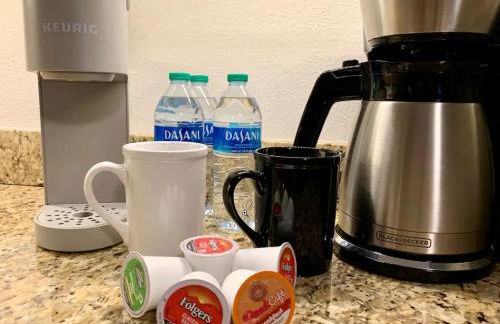 Little Beach House w/ POOL&SPA - 5 minutes to Vanderbilt Beach (Pet Friendly) - Photo 8