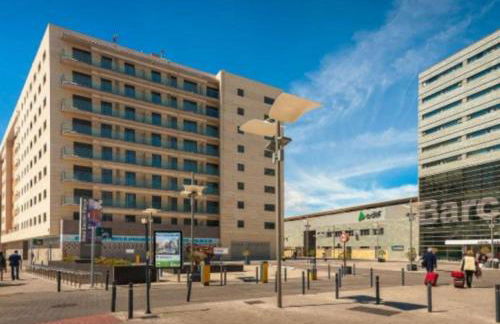 Keywise Perfect location next to María Zambrano STATION, central , beach ,pool and free Parking - Foto 33