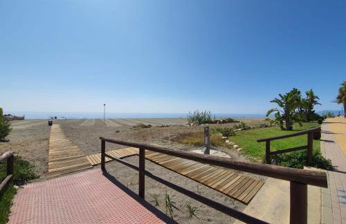 Boutique apartment near the beach, 1 Gbps Wi-Fi - Photo 59