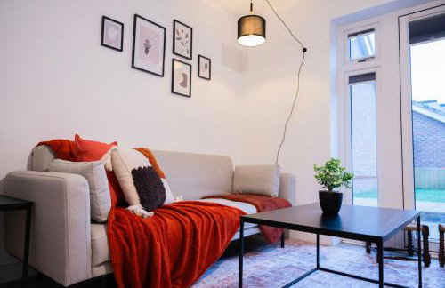 Luxurious 3-Story Townhouse, sleeps up to 10! - Foto 29