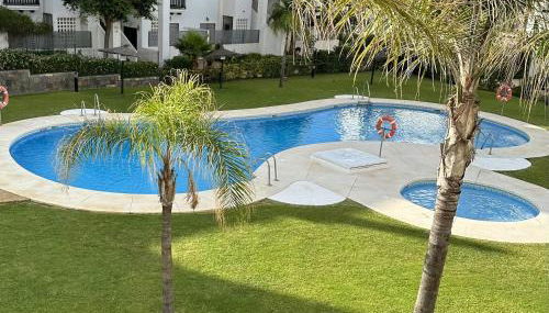 2 Bed-sleeps 4-private Patio-pool-aircon - Foto 3, Garden view