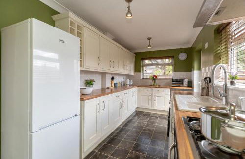 Newcombe - Sleeps Up to 8 - Close to Northampton Town Centre & Train Station - Fast Wifi, Free Parking, SmartTV with Netflix by Centro Stays - Foto 29