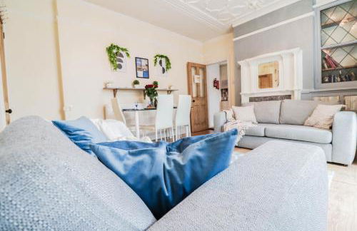 Spacious 4-Bed Home, Perfect Stay with Free WiFi - Foto 43