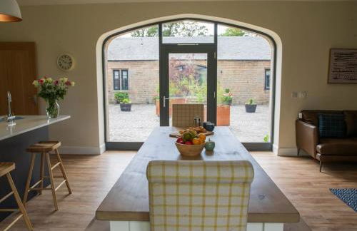 Stunning Edinburgh 1820s stables converted house - Foto 30