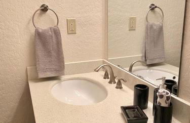 Near to OUHSC Hospitals-Garage Studio - Photo 111