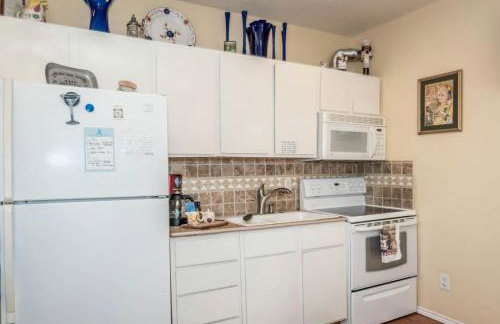 Joyful Cottage Rental for Couples with Poolside Cabana near San Antonio, TX - Foto 17