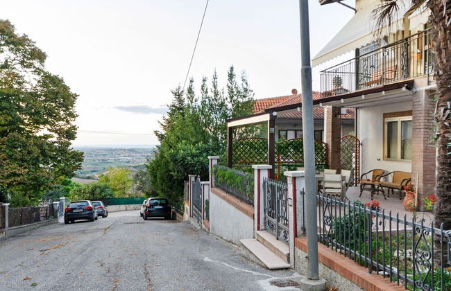 Belvilla by OYO Pleasant Apartment With Courtyard - Foto 24