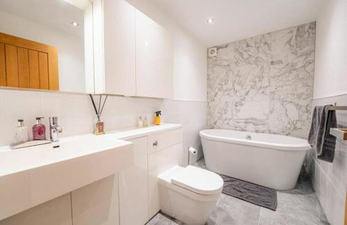 Highview House, Llandevaud - Foto 12