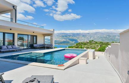 Villa Zariva with pool and panoramic mountain and - Foto 52