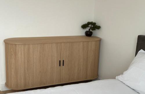 Modern Home with Games Room, Watford - Foto 20