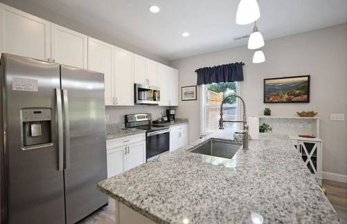 Bungalow Dream w Hot Tub, Fenced Yard & Fire Pit - Foto 54