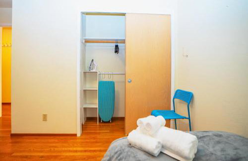 Central 3BR Home Steps from Castro St - Foto 35