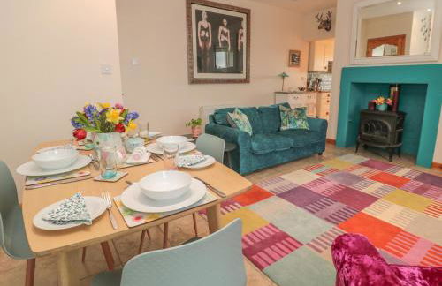 Adams House - Photo 7