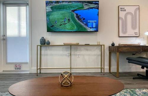 Bright Top Floor-Elevator-Walk Downtown-Laundry - Foto 7