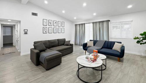 Modern Home for Large Families by Disney & Knotts - Foto 3