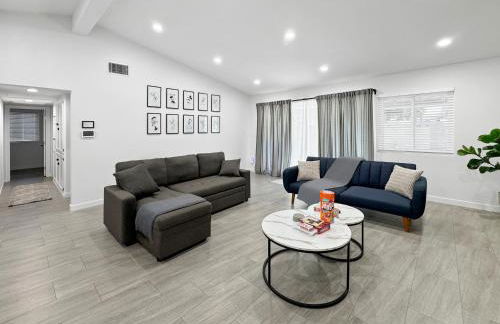 Modern Home for Large Families by Disney & Knotts - Foto 3