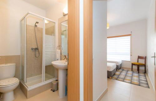 Casa Nobre 2BDR - 4 mins walk Train Station - Pool - Patio - Quiet - Foto 17