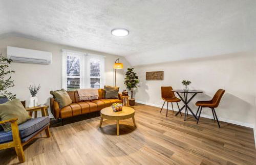 New Renovated 1BR with King Modern Comfort - Foto 1