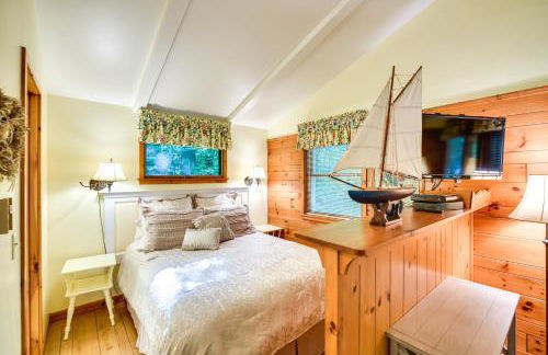 Pine Cottage Duplex with Deck Walk to State Park! - Foto 15