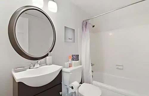 Spacious Retreat Fenced Yard Screened Deck - Photo 7