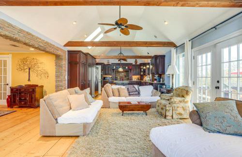 Large Deck: Luxe 6-Acre Retreat in Dahlonega! - Photo 5