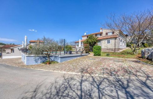 Cozy Apartment In Pilkovici With Wifi - Photo 22